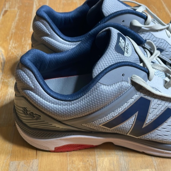 NWOT New Balance 847 v4 waking shoes - Picture 3 of 7